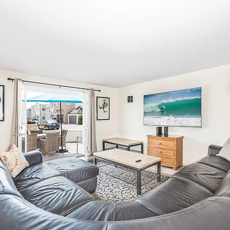 Pet-Friendly 3Br Retreat One House From The Sand By Beachview Rentals